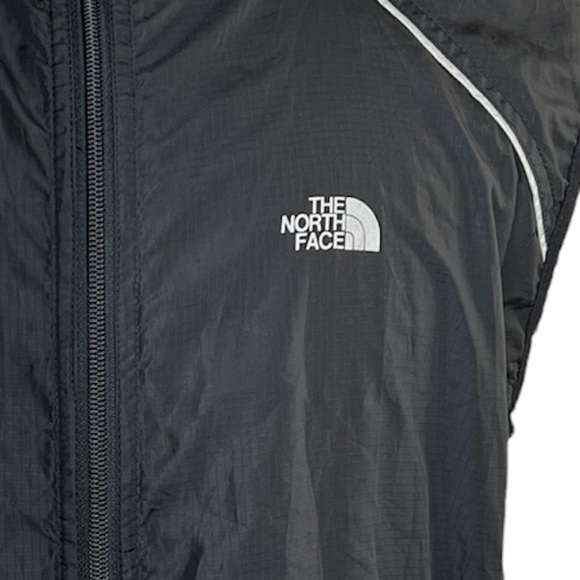 The North Face Men’s Black Full Zip Mesh Back Lightweight Vest - Picture 6 of 16